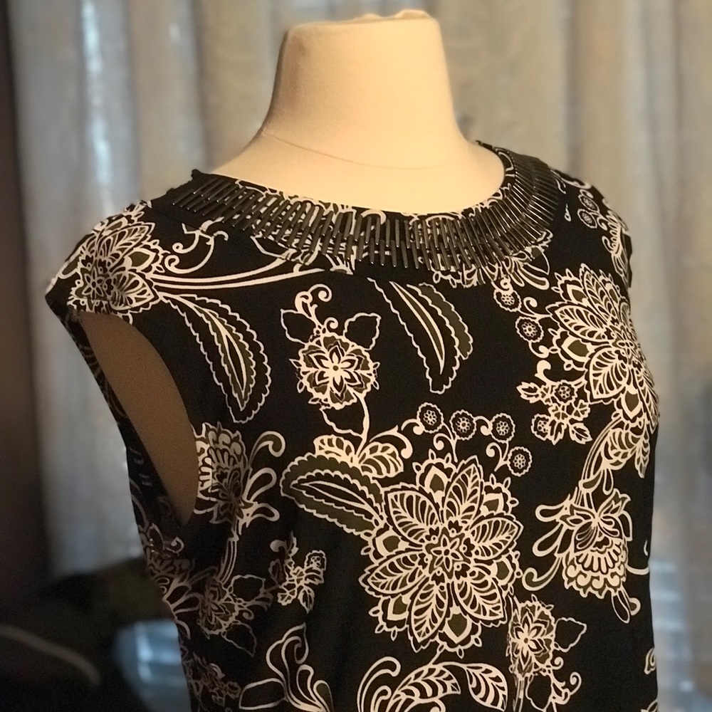 Roz & Ali Floral top - black/green w/  metal trim